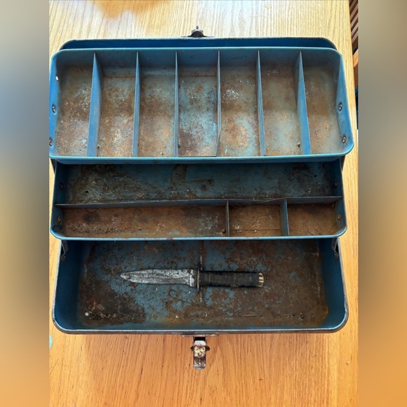 Rustic Union Steel Chest Tackle Box - Picture 8 of 8